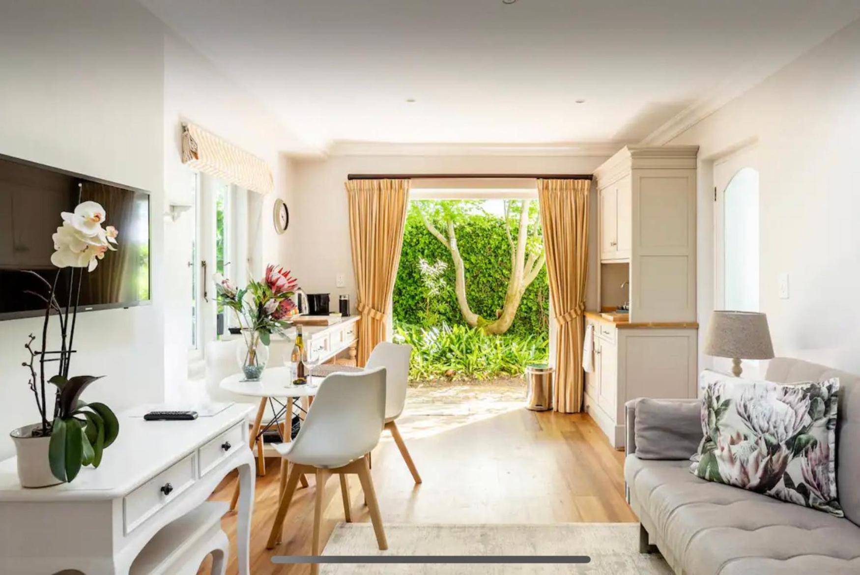 Guest Suite - Leafy Constantia Guest House 开普敦 外观 照片