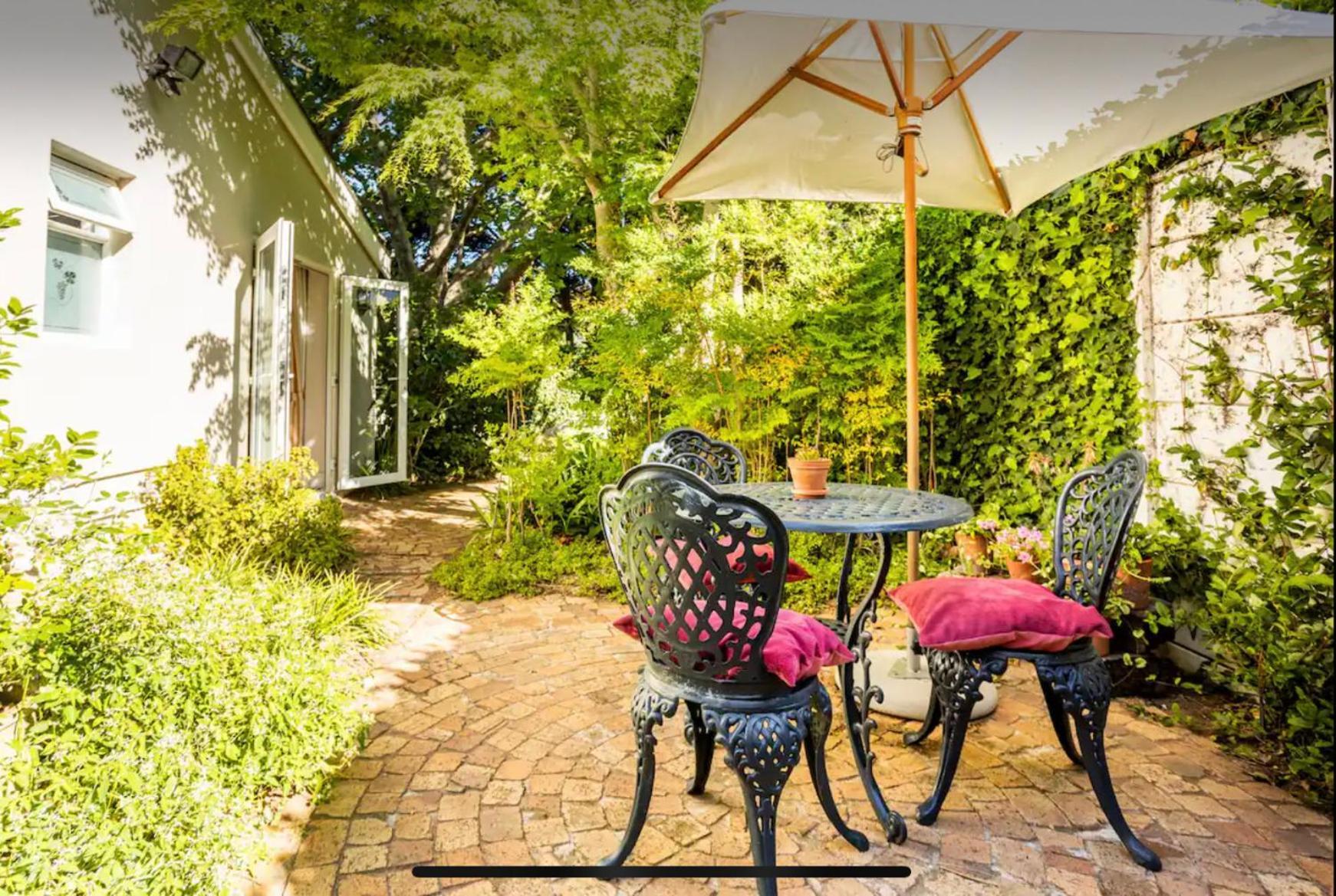 Guest Suite - Leafy Constantia Guest House 开普敦 外观 照片