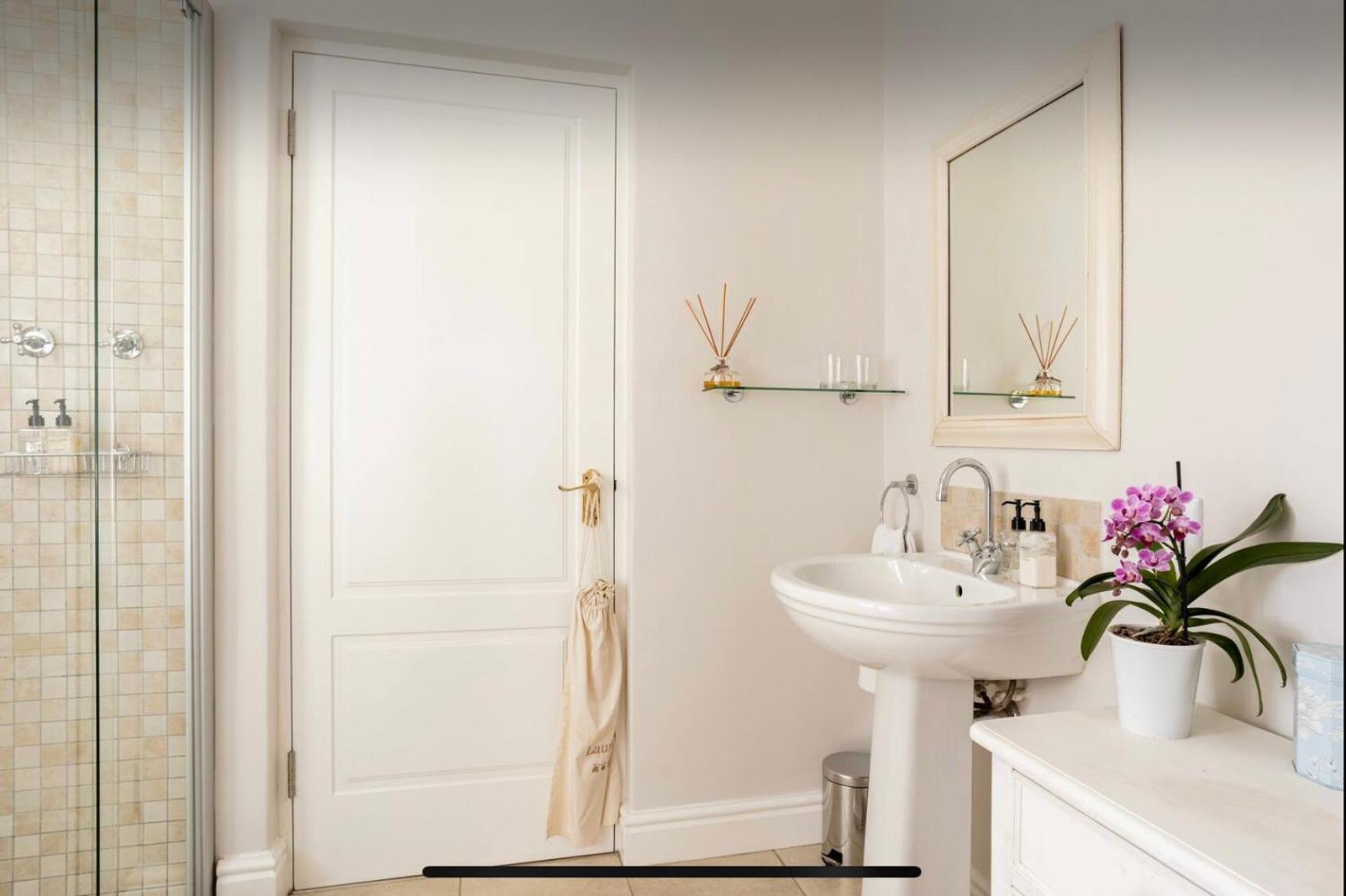 Guest Suite - Leafy Constantia Guest House 开普敦 外观 照片